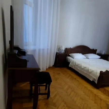 Apartment комфортная в центре, недалеко от моря